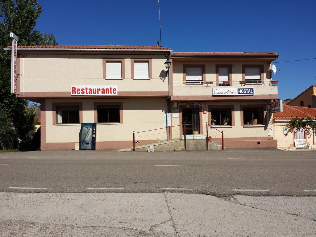 Hostal Atila Ricobayo エクステリア 写真