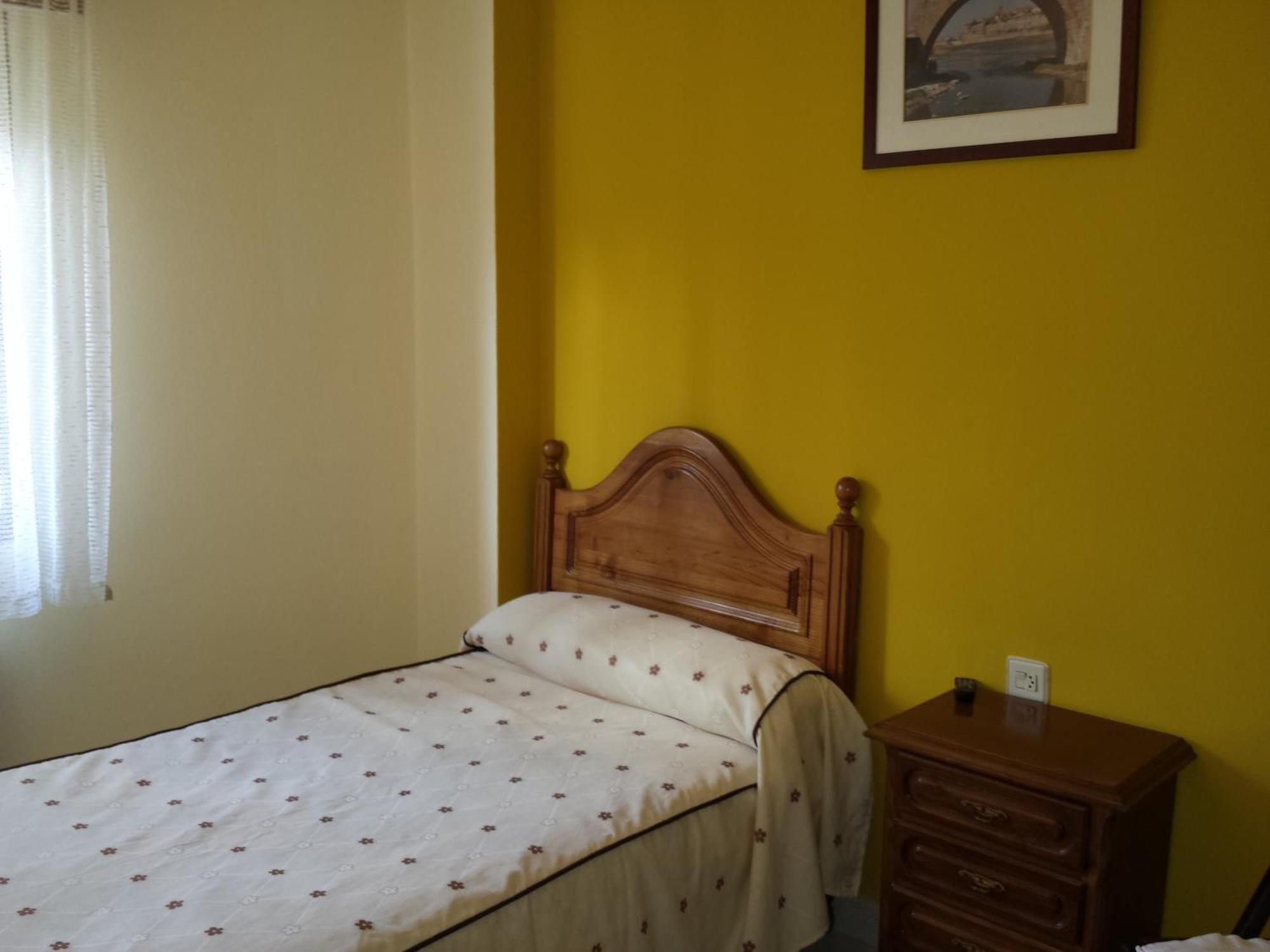 Hostal Atila Ricobayo エクステリア 写真